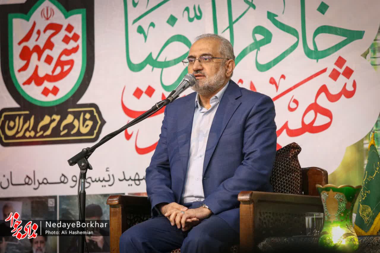 شهید رئیسی با اتکا به توان داخلی مسیر برون‌رفت از بحران‌ها را گشود
