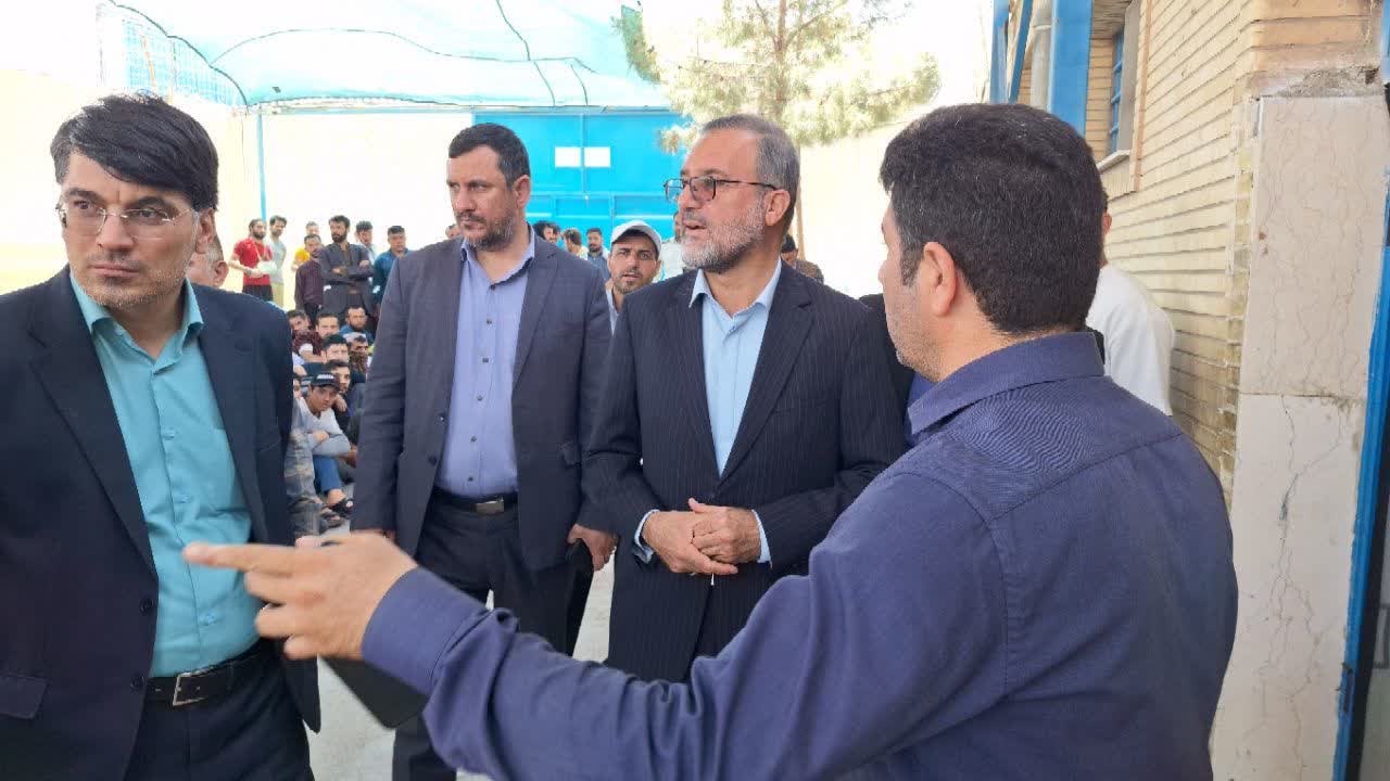 تسریع در بازگشت اتباع غیرمجاز با حفظ کرامت انسانی در اصفهان