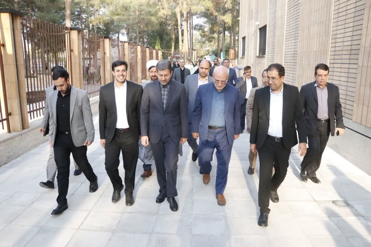 استاندار اصفهان از ساختمان جدید شهرداری خورزوق بازدید کرد