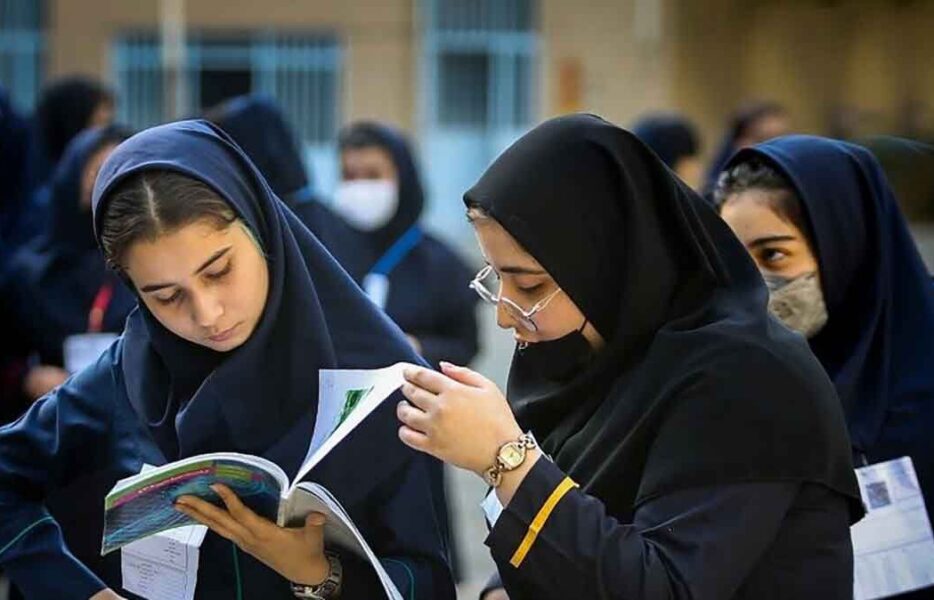 توزیع نامنظم کتاب‌های درسی در برخوار و سردرگمی دانش‌آموزان