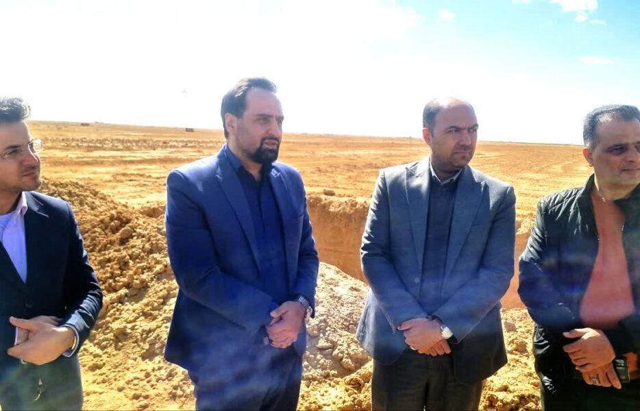 حضور مدیر برنامه ملی ارتقاء فناوری در زنجیره ارزش محصولات گلخانه‌ای و شیلاتی معاونت علمی در برخوار+ تصاویر