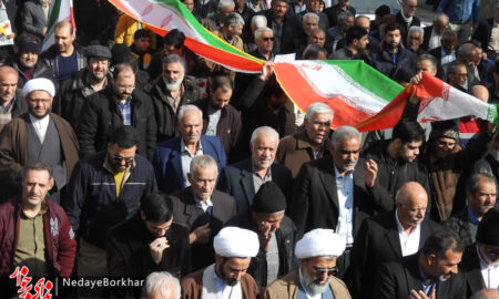 تصاویر| وحدت و همدلی مردم شهر دستگرد در راهپیمایی ۲۲ بهمن