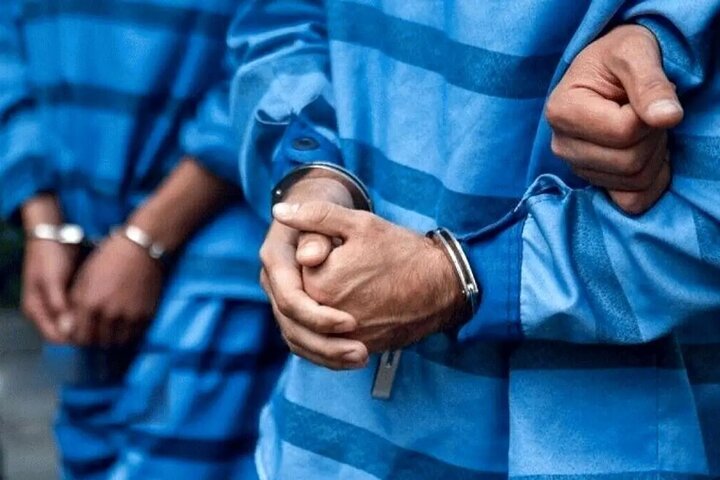 سارقان اماکن خصوصی در برخوار دستگیر شدند