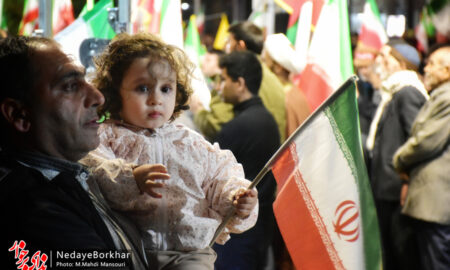 تصاویر| میدان‌داری دختران برخواری در حمایت از ایران