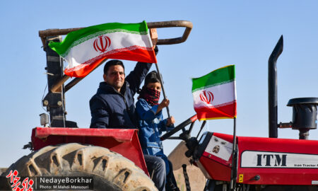 تصاویر| رژه تراکتورسواران و کشاورزان روستای علی آباد ملاعلی