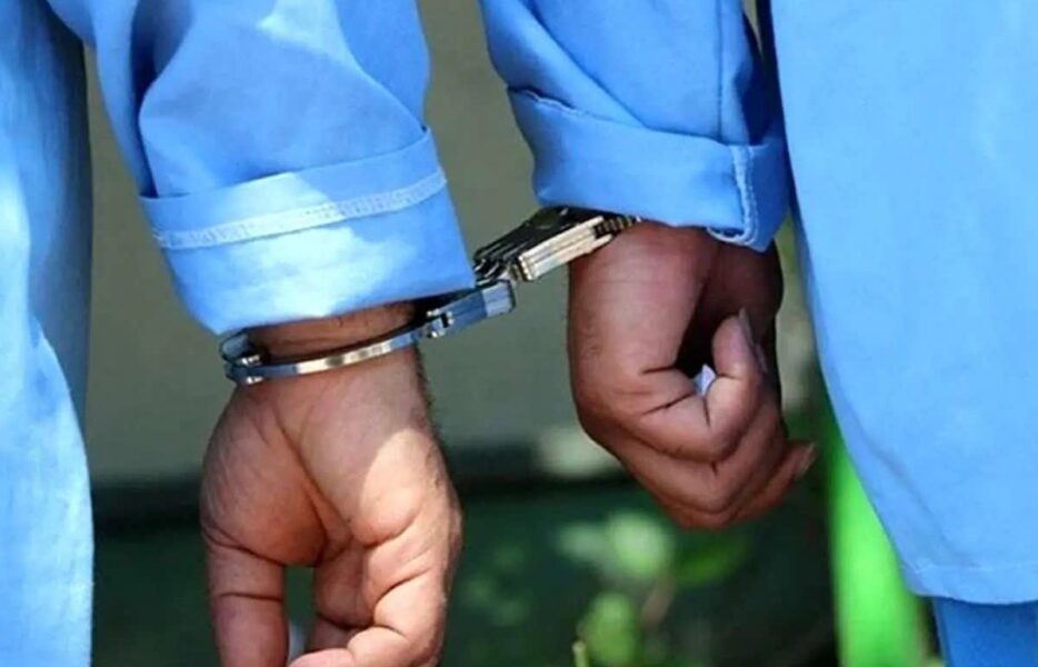 دستگیری سارقان قطعات و محتویات داخل خودرو با ۱۴ فقره سرقت در برخوار 