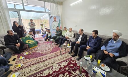 دیدار معاون سیاسی استاندار اصفهان با خانواده شهید مهدی مهدوی‌کیا