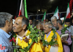 تصاویر| شب متفاوت میدان انقلاب دولت آباد با کاروان نمادین بازگشت آزادگان