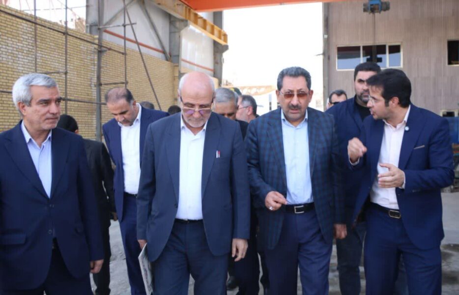بازدید وزیر صمت از واحد صنعتی آسیب‌دیده جنگ در منطقه صنعتی دولت آباد+ تصاویر