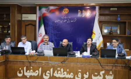 ۳۵ نیروگاه خورشیدی شهرستان برخوار در مسیر اجرا و بهره‌برداری